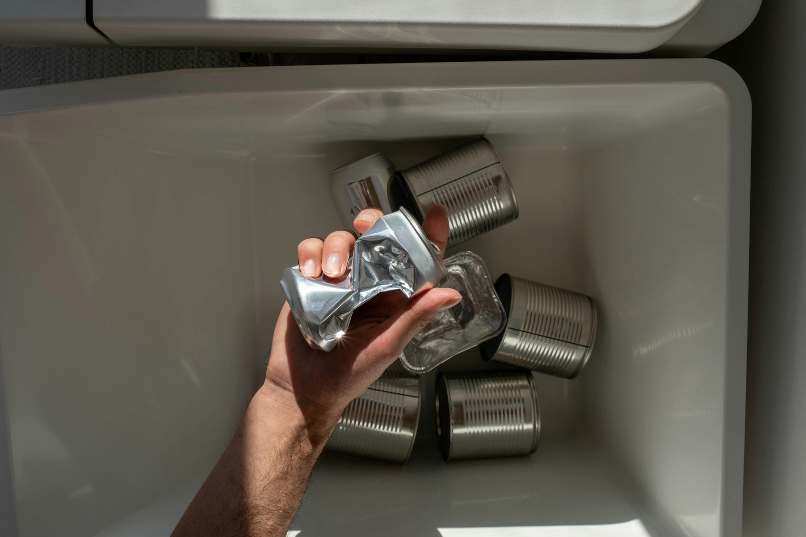 Bestil kildesorteringsspande hos JustMore, få hurtig levering